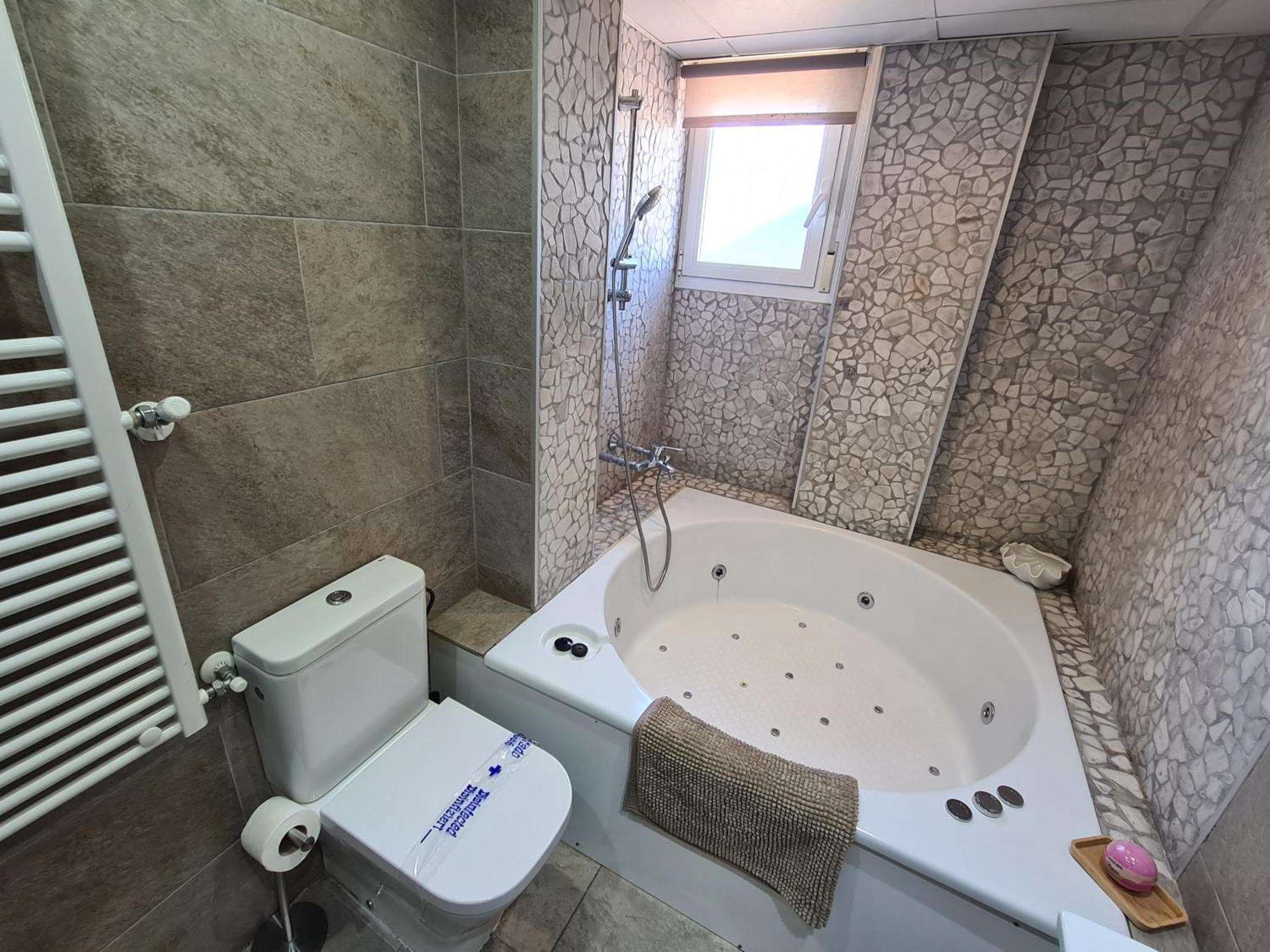 Dos Torres Ribera Play & Relax Con Jacuzzi Y Cine Apartment Zaragoza Ngoại thất bức ảnh